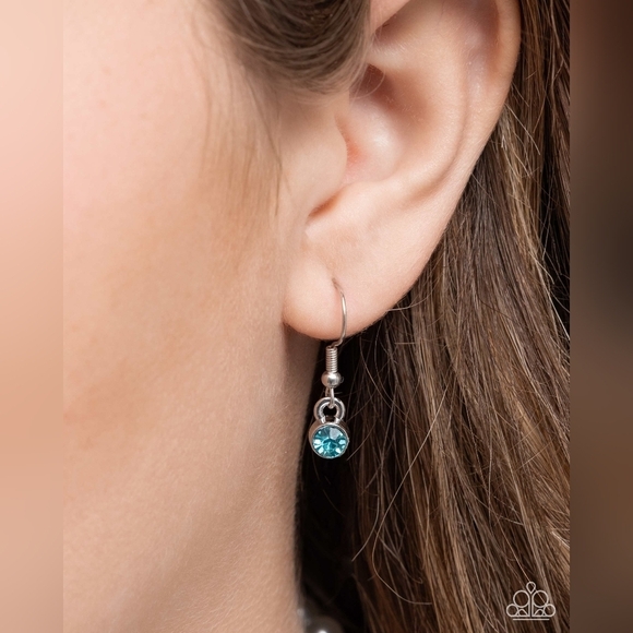 Elegant Multicolor Necklace Set - Picture 3 of 3